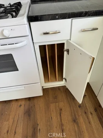 
Cookie Sheet Storage in lower cabinets