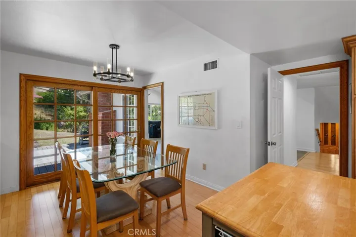 5522 Modena, Agoura Hills, California 91301