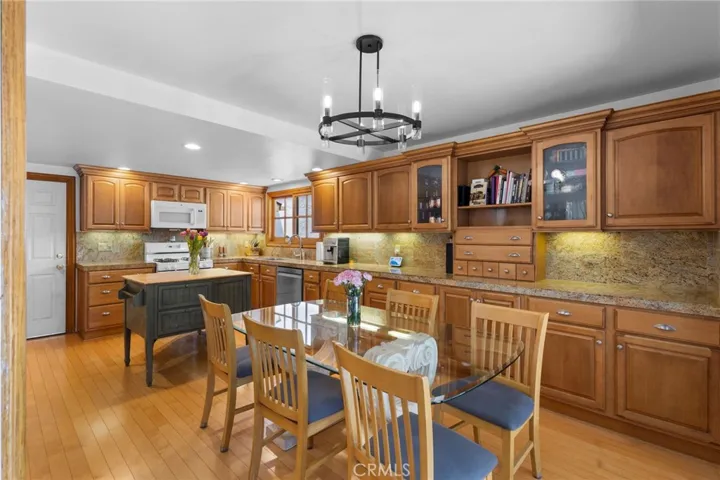 5522 Modena, Agoura Hills, California 91301