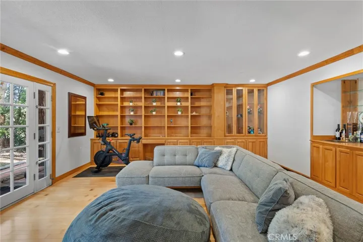 5522 Modena, Agoura Hills, California 91301