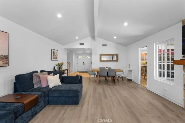 5522 Modena, Agoura Hills, California 91301