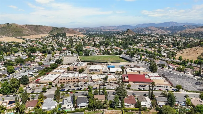 5522 Modena, Agoura Hills, California 91301