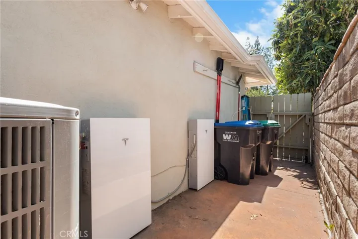 5522 Modena, Agoura Hills, California 91301