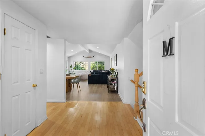 5522 Modena, Agoura Hills, California 91301