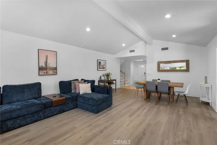 5522 Modena, Agoura Hills, California 91301