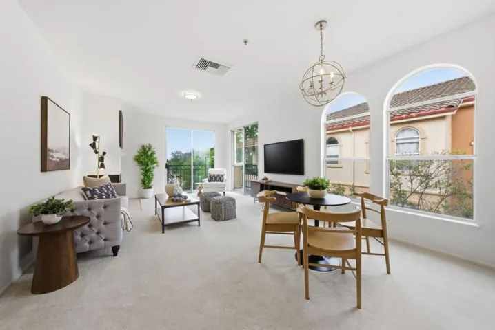 951 S 12th 311, San Jose, California 95112