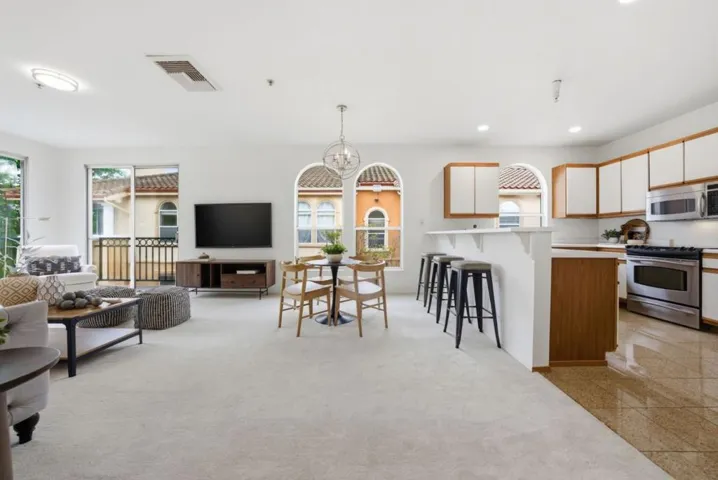 951 S 12th 311, San Jose, California 95112