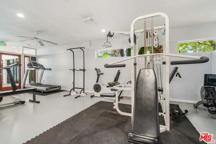 330 S Barrington Avenue 210, Los Angeles, California 90049
