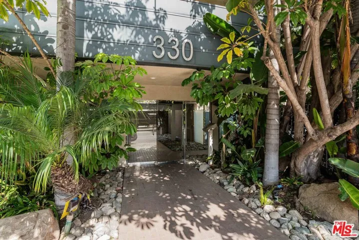 330 S Barrington Avenue 210, Los Angeles, California 90049