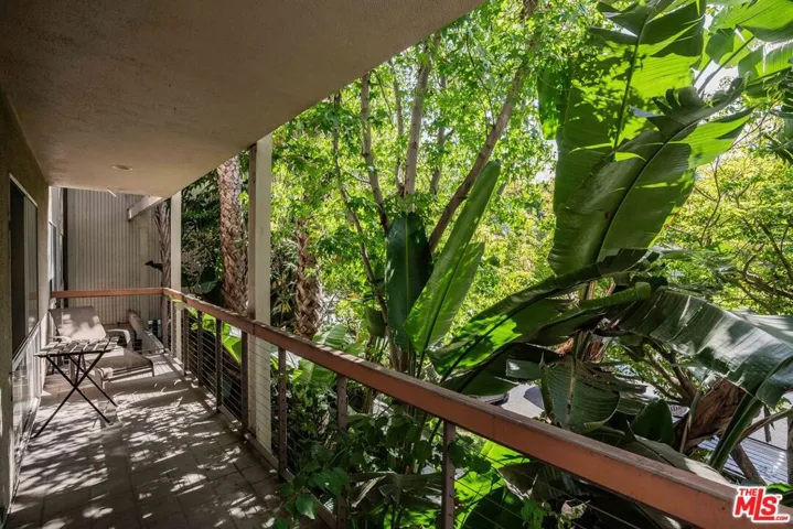330 S Barrington Avenue 210, Los Angeles, California 90049