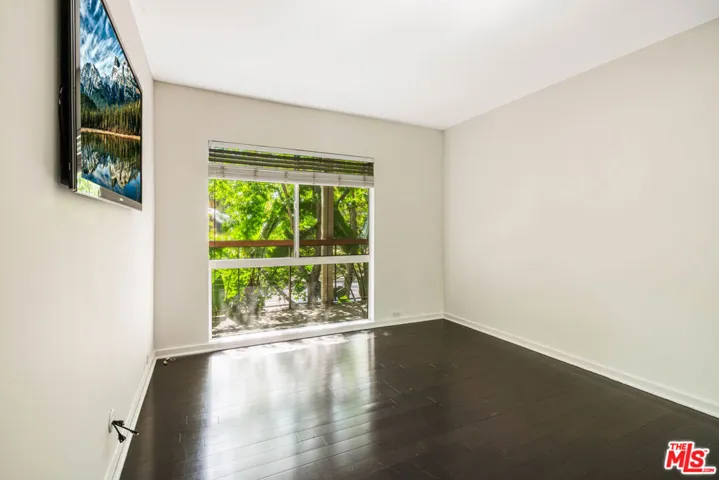 330 S Barrington Avenue 210, Los Angeles, California 90049