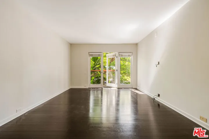 330 S Barrington Avenue 210, Los Angeles, California 90049