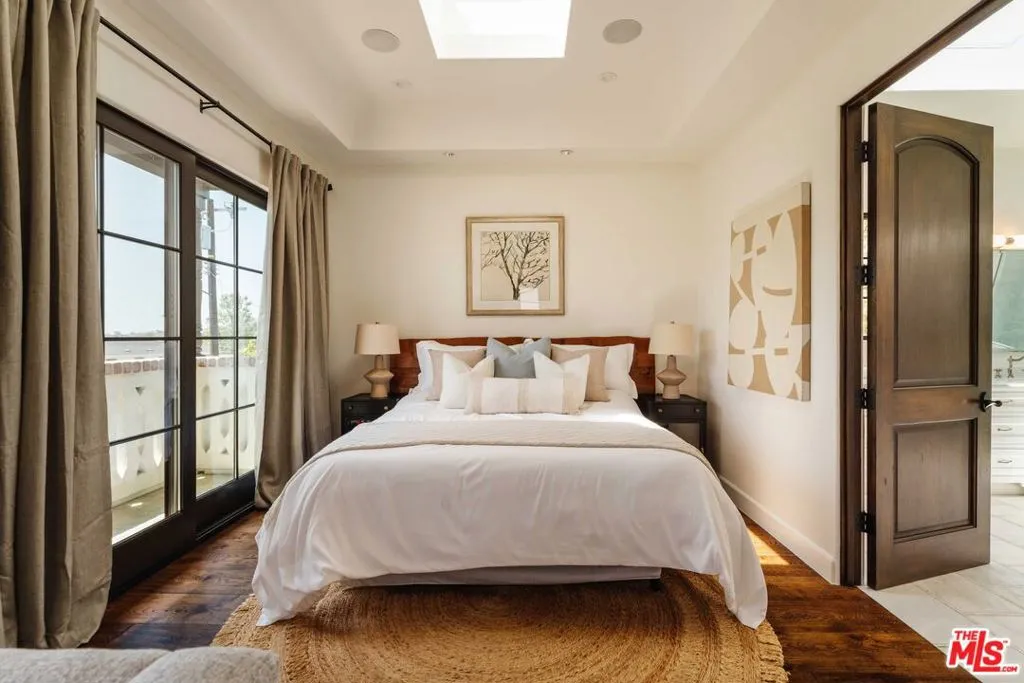 Primary Suite - Bedroom