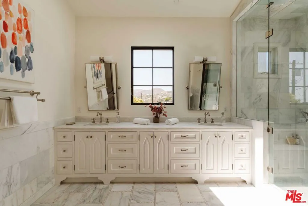 Primary Suite - Bathroom