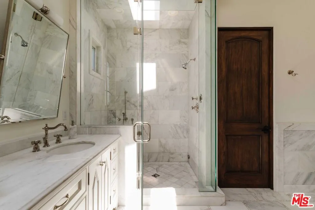 Primary Suite - Bathroom