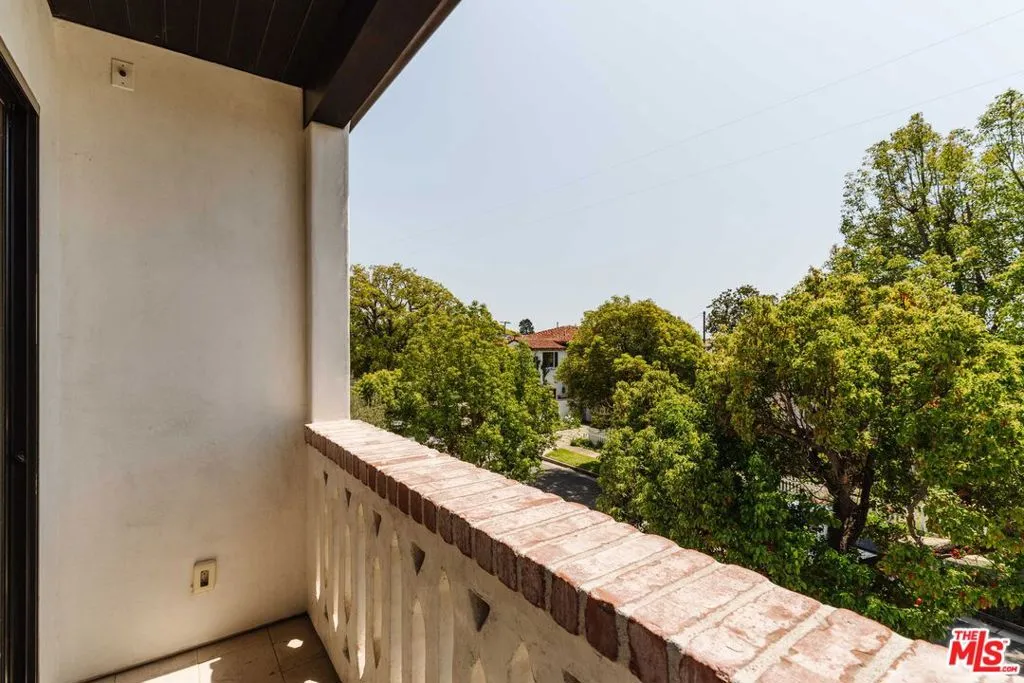 Primary Suite - Balcony