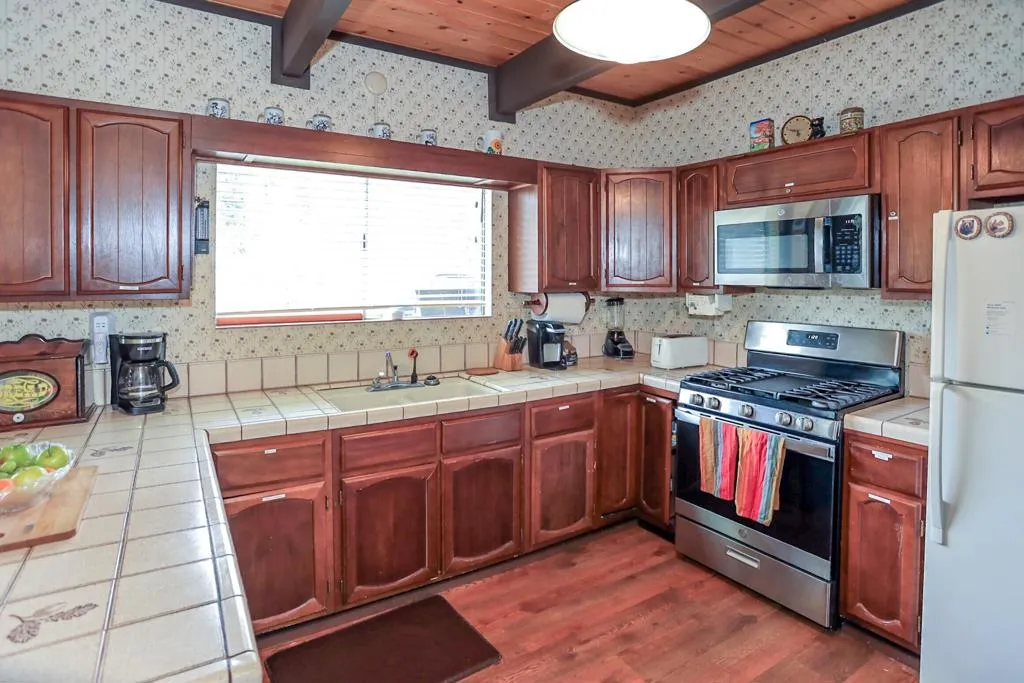 008_Kitchen