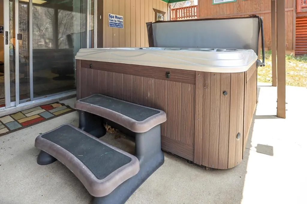 023_Hot Tub
