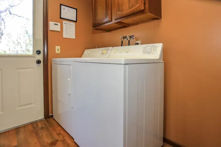 027_Laundry Area