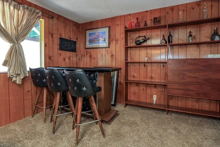 021_Family Room with Bar