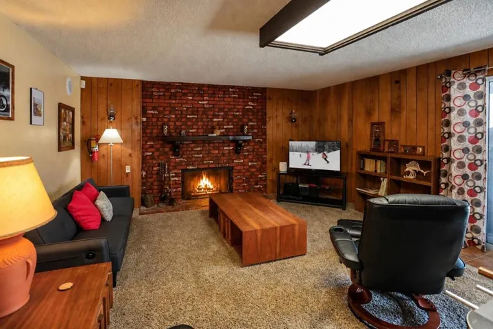 017_Family Room