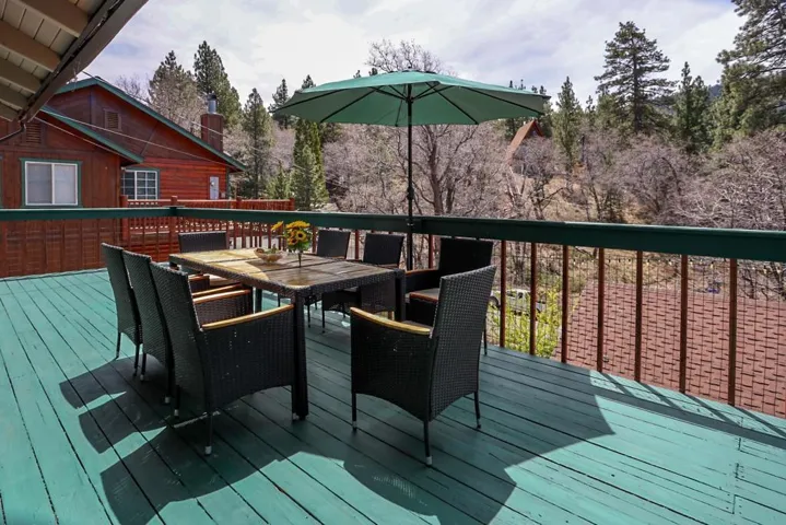 011_Deck off of Living Room