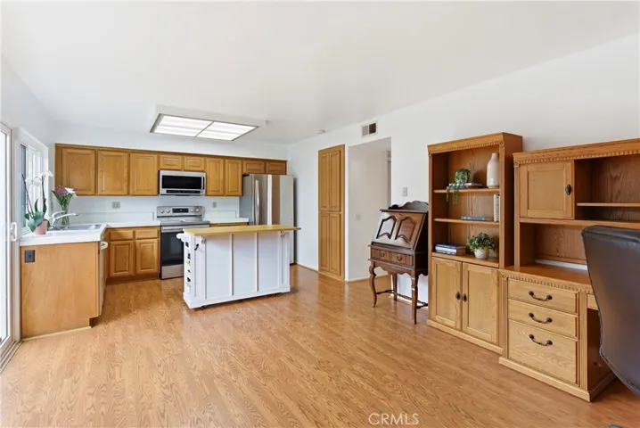 10466 Smoke River Court, Fountain Valley, California 92708