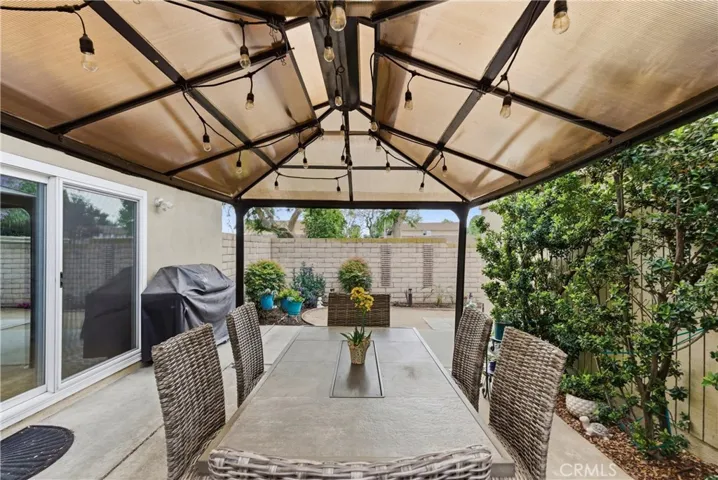 10466 Smoke River Court, Fountain Valley, California 92708