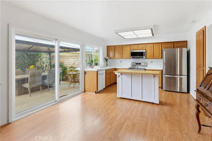 10466 Smoke River Court, Fountain Valley, California 92708