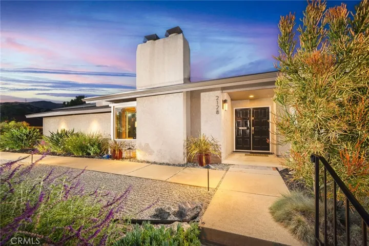 2128 N Villa Maria Road, Claremont, California 91711