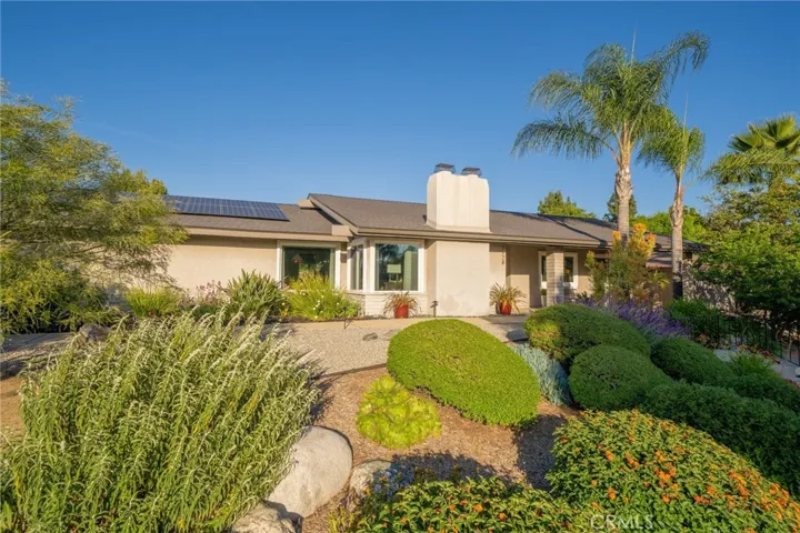 2128 N Villa Maria Road, Claremont, California 91711