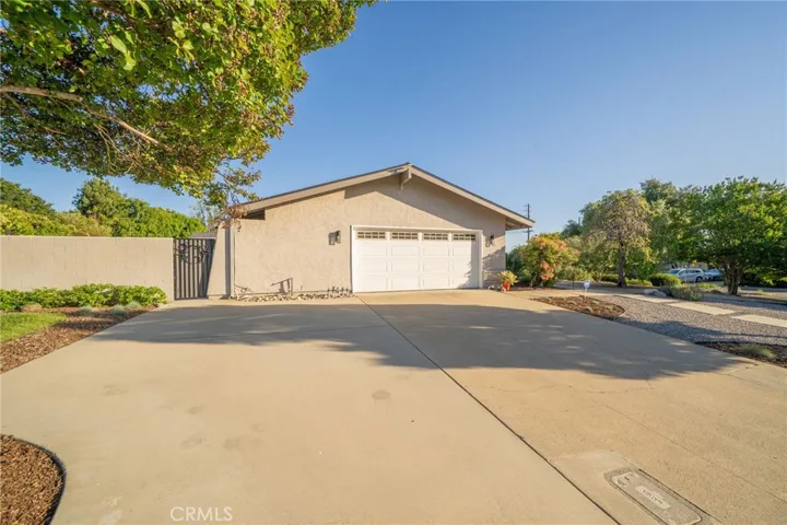 2128 N Villa Maria Road, Claremont, California 91711