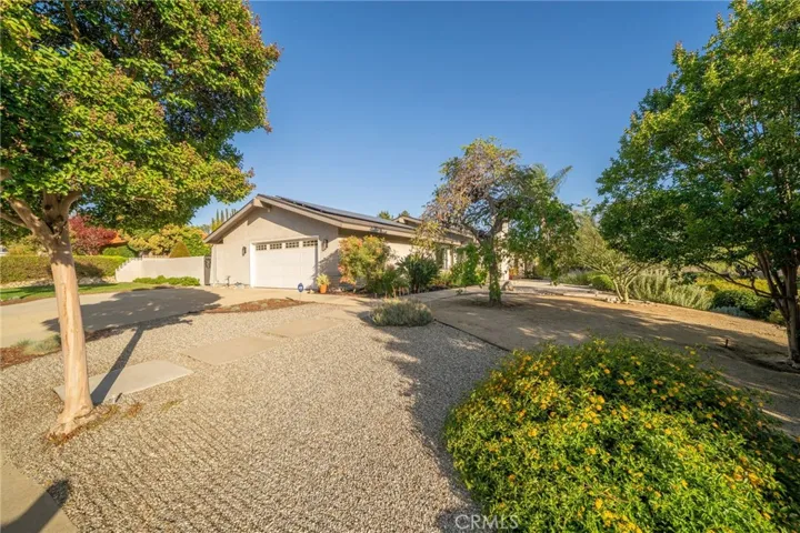2128 N Villa Maria Road, Claremont, California 91711