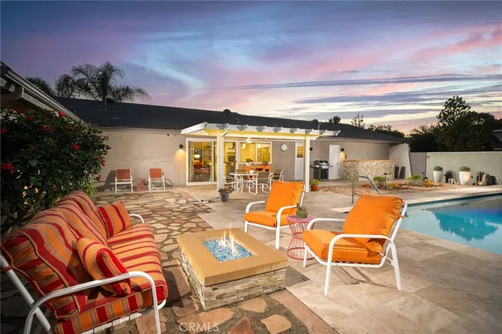 2128 N Villa Maria Road, Claremont, California 91711