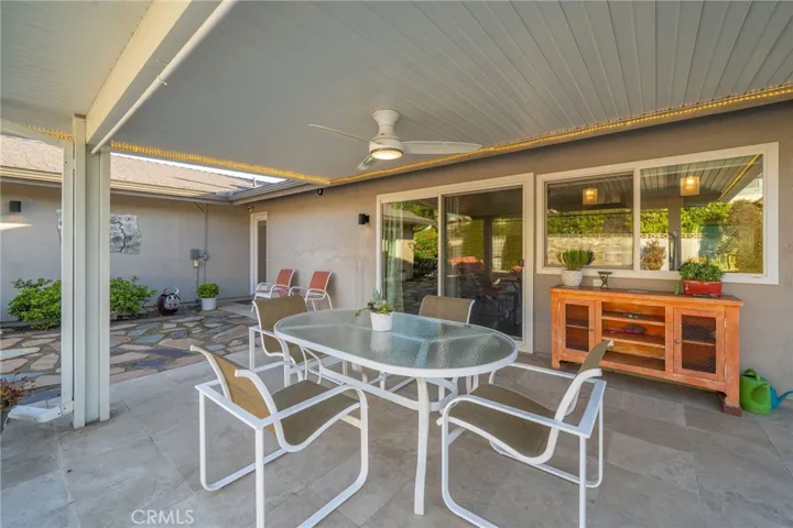 2128 N Villa Maria Road, Claremont, California 91711