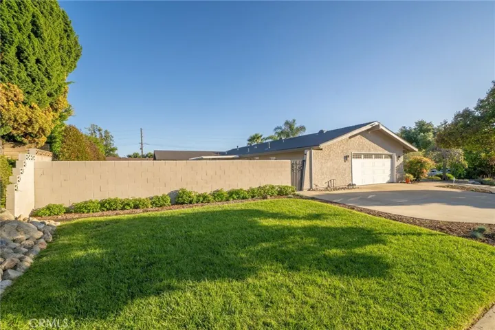 2128 N Villa Maria Road, Claremont, California 91711
