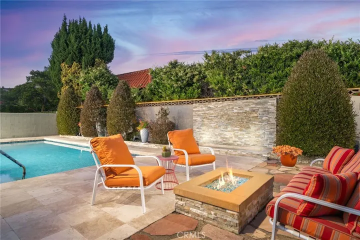 2128 N Villa Maria Road, Claremont, California 91711