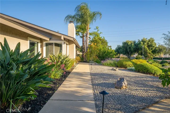 2128 N Villa Maria Road, Claremont, California 91711