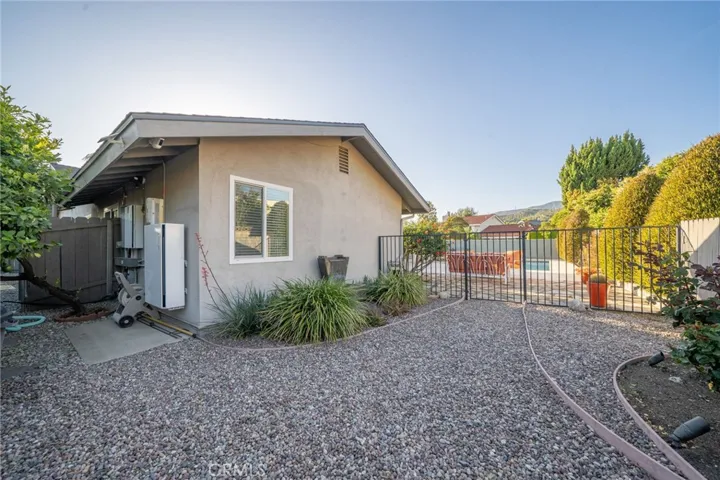 2128 N Villa Maria Road, Claremont, California 91711