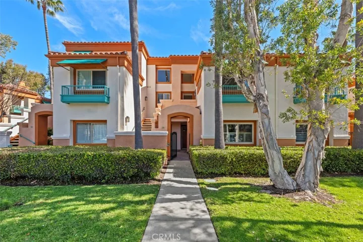 26 Villa Point, Newport Beach, California 92660