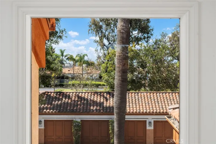 26 Villa Point, Newport Beach, California 92660