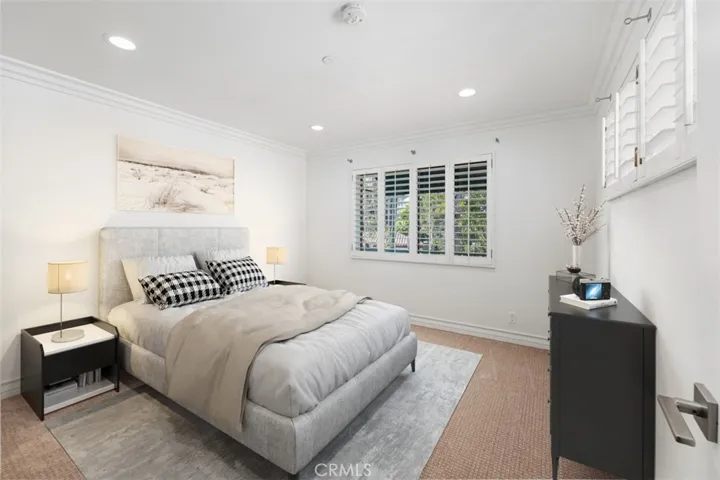 26 Villa Point, Newport Beach, California 92660