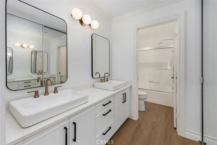 26 Villa Point, Newport Beach, California 92660
