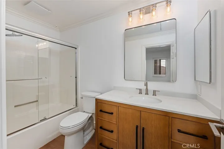 26 Villa Point, Newport Beach, California 92660