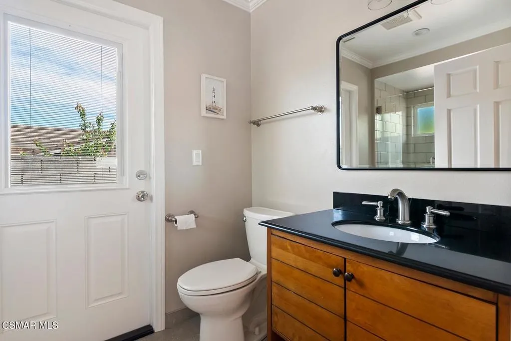 024-008-Bedroom 1 Ensuite-1500x1000 - Co