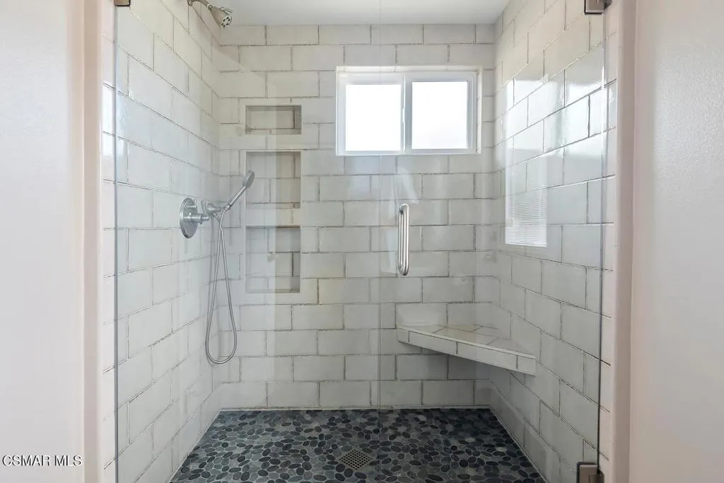 025-021-Bedroom 1 Ensuite-1500x1000 - Co