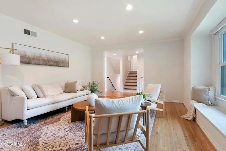 006-036-Living Room-1500x1000 - Copy