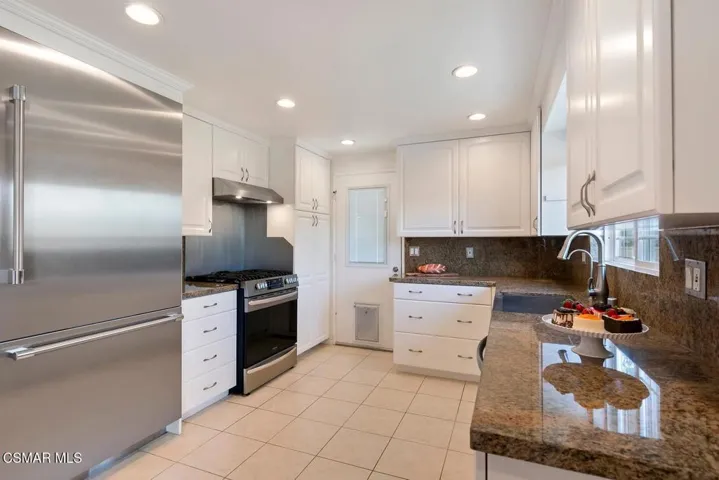 010-030-Kitchen-1500x1000