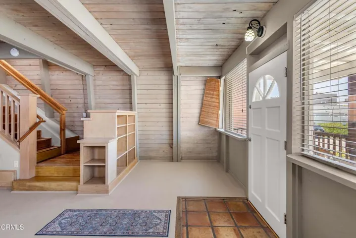Setting Area / Library Nook