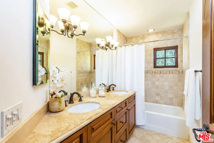 849 14th Street 4, Santa Monica, California 90403